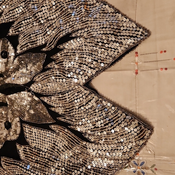 SILVER & BLACK SEQUINED **BUTTERFLY** WOMENS TOP - NEW - Picture 4 of 8